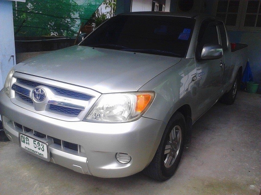 ขายคับ  TOYOTA  VIGO 2.5 J  ปี 2005  หน้าหลังเดิม มือเดียวออกห้าง  ภายในสะอาด   ติดตั้งไฟฟ้า เรียบร้อย    จอดในร่สีสวยไร้ที่ติ  รายละเอียด  087-6835269 รับประกันไม่มีชน100\%  สภาพ นางฟ้าเลยคับ