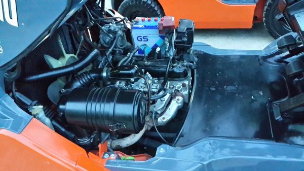 ขายรถยกโฟล์คลิฟท์  toyata 2.5 ตัน รุ่น8  ยกสูง 4 เมตร  ราคาคุณภาพค่ะ