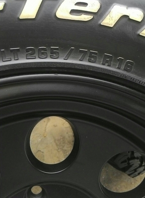 ขาย BF ALL 265/75R16 พร้อมล้อลาย Micky สวยๆ ครับ ขาย BF ALL 265/75R16 พร้อมล้อลาย Micky สวยๆ ครับ