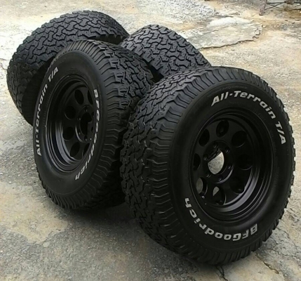 ขาย BF ALL 265/75R16 พร้อมล้อลาย Micky สวยๆ ครับ ขาย BF ALL 265/75R16 พร้อมล้อลาย Micky สวยๆ ครับ