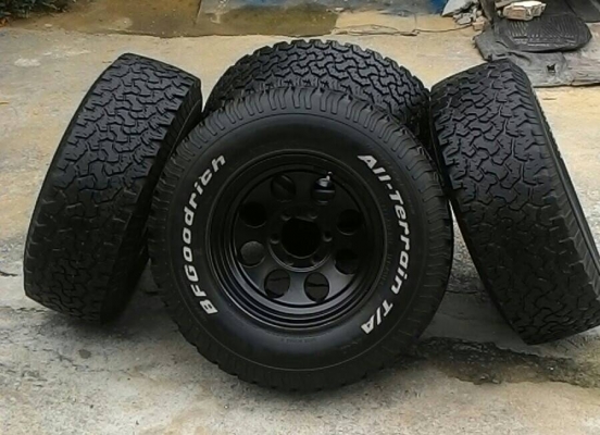 ขาย BF ALL 265/75R16 พร้อมล้อลาย Micky สวยๆ ครับ ขาย BF ALL 265/75R16 พร้อมล้อลาย Micky สวยๆ ครับ