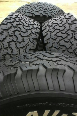 ขาย BF ALL 265/75R16 พร้อมล้อลาย Micky สวยๆ ครับ ขาย BF ALL 265/75R16 พร้อมล้อลาย Micky สวยๆ ครับ