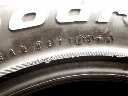 ขายยาง  BF  265 x 70 x 17  ปี 13