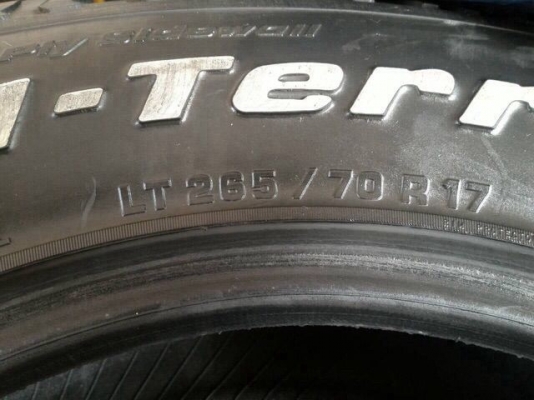 ขายยาง  BF  265 x 70 x 17  ปี 13