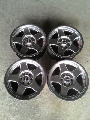 ล้อลายเบรนท์เล่ขอบ16 6รู นาวาร่า สวยๆครับ