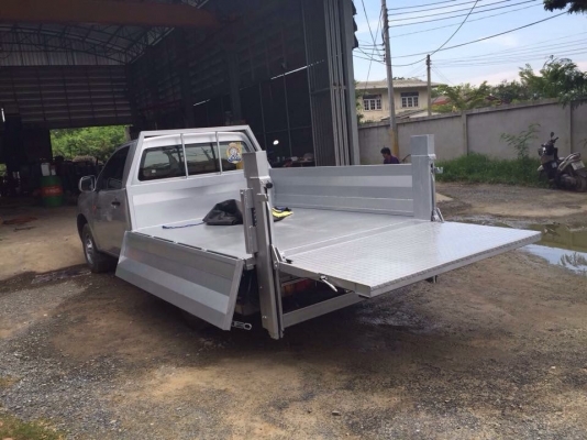 รับติดตั้งกระบะพื้นเรียบพร้อมลิฟท์ท้าย