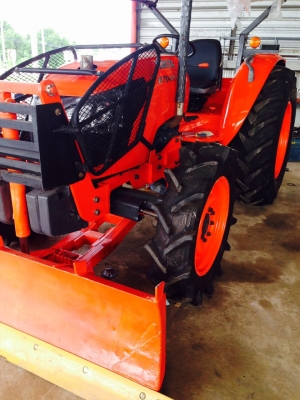 มาอีกแล้วครับ m8540 รถทำงาน1700กว่าชั่วโมง รถปี54ครับ อุปกรณ์3ชิ้น ดันหน้าผานพรวนผาน3ราคาเขาๆเพียง680000