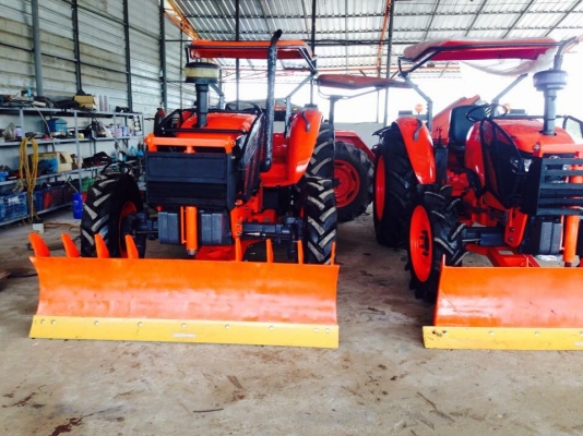 มาอีกแล้วครับ m8540 รถทำงาน1700กว่าชั่วโมง รถปี54ครับ อุปกรณ์3ชิ้น ดันหน้าผานพรวนผาน3ราคาเขาๆเพียง680000 มาอีกแล้วครับ m8540 รถทำงาน1700กว่าชั่วโมง รถปี54ครับ อุปกรณ์3ชิ้น ดันหน้าผานพรวนผาน3ราคาเขาๆเพียง680000