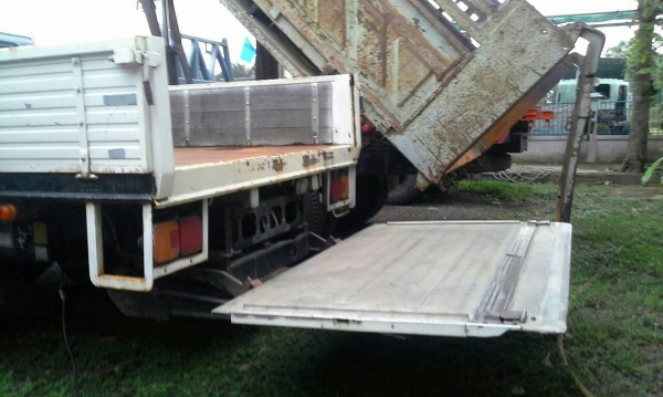 หกล้อ ฮีโน่ FC 4J145 ปี49 ท้ายลิฟ ช่วงยาว5.50ม.สภาพสวยบางเดิมพร้อมใช้ ทะเบียนพร้อมโอน