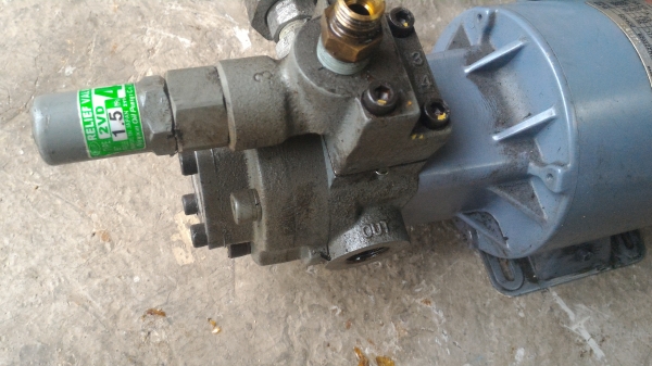 ชุดมอเตอร์พร้อมป็้มน้ำมันแรงดันสูง Motor Trochoid Pump  จากญี่ปุ่น ขนาด 400 W. ต่อใช้ไฟบ้าน 220 V.ได้