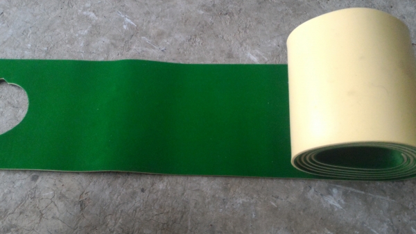 พรมซ้อมกอล์ฟ ของใหม่ ยาว 270 ซม. กว้าง 20 ซม. ของใหม้ในกล่องพร้อมลูกใหม่ๆ 2 อัน