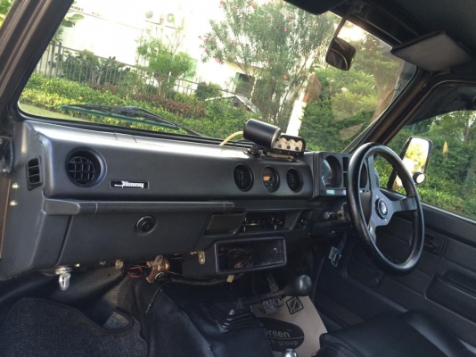 ขายคารีเบี้ยน ทำjimny. ทำเนียนยกมาใส่ทั้งคัน เครื่อง 1300cc คาบู เดิม วิ่งดี ไม่มีปัญหาความร้อน ทะเบียนชุดโอนครบ ภาษีไม่ขาดต่อ หลังคาผ้าใบsmittybilt เบิกใหม่ น่าจะสองหมื่นนิดครับตอนนี้ เบาะ recaro หัวตาข่าย หุ้มใหม่ พวงมาลัยmomo แท้ พร้อมคอตรงรุ่น