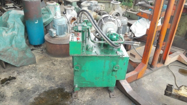 ======= Sold Out!! ======== ปั้มน้ำมันไฮดรอลิค ขนาด 5 HP. 380V. สภาพสวย พร้อมใช้งานครับ!! โทร 089-2499-123 นครปฐม