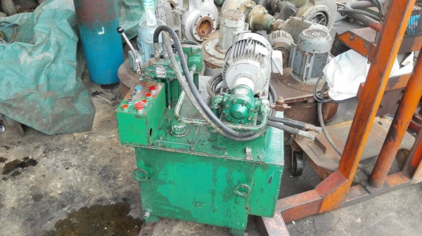 ======= Sold Out!! ======== ปั้มน้ำมันไฮดรอลิค ขนาด 5 HP. 380V. สภาพสวย พร้อมใช้งานครับ!! โทร 089-2499-123 นครปฐม
