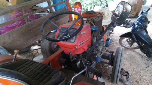 KUBOTA KRT 140 ผาน3 เครื่องยันม่า 800ชั่วโมง ใบดันไม่มีนะครับ KUBOTA KRT 140 ผาน3 เครื่องยันม่า 800ชั่วโมง ใบดันไม่มีนะครับ