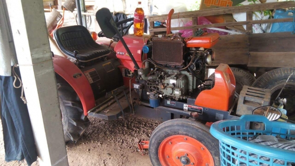 KUBOTA KRT 140 ผาน3 เครื่องยันม่า 800ชั่วโมง ใบดันไม่มีนะครับ