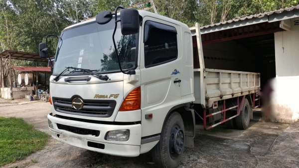 รถฮีโน่ 6 ล้อ FG1J  220 แรงม้า. ปี 49.  ( * รถวิ่ง 12x,xxx กว่า กม. )    สนใจติดต่อ  081 - 6079515