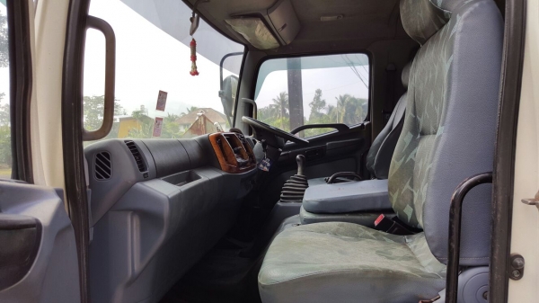 รถฮีโน่ 6 ล้อ FG1J  220 แรงม้า. ปี 49.  ( * รถวิ่ง 12x,xxx กว่า กม. )    สนใจติดต่อ  081 - 6079515