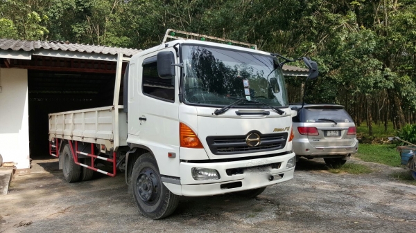 รถฮีโน่ 6 ล้อ FG1J  220 แรงม้า. ปี 49.  ( * รถวิ่ง 12x,xxx กว่า กม. )    สนใจติดต่อ  081 - 6079515