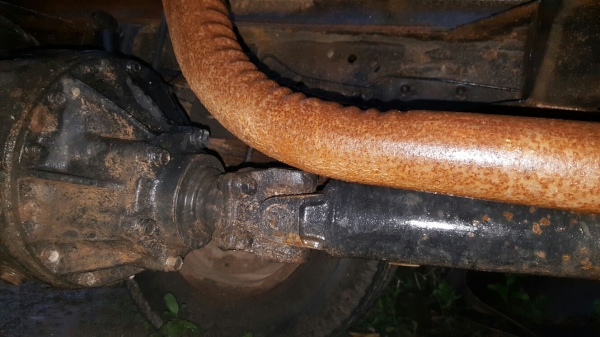 รถอีซุซุ 6 ล้อ ท้ายลาด 110 แรงม้า.    สนใจติดต่อ  081 - 6079515