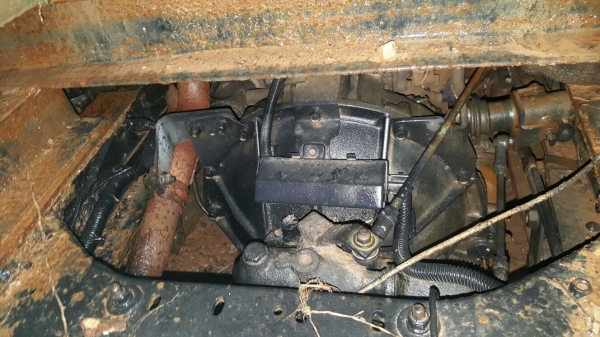 รถอีซุซุ 6 ล้อ ท้ายลาด 110 แรงม้า.    สนใจติดต่อ  081 - 6079515