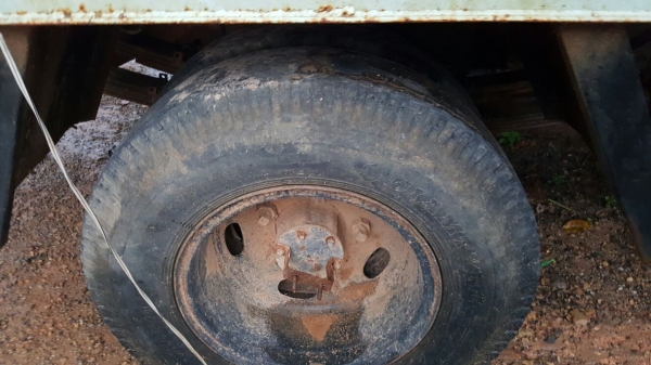 รถอีซุซุ 6 ล้อ ท้ายลาด 110 แรงม้า.    สนใจติดต่อ  081 - 6079515