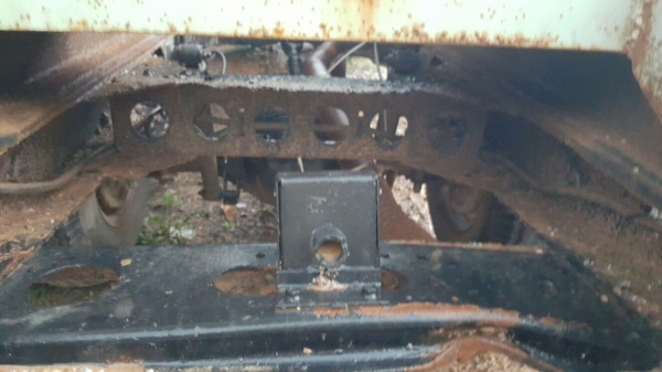 รถอีซุซุ 6 ล้อ ท้ายลาด 110 แรงม้า.    สนใจติดต่อ  081 - 6079515