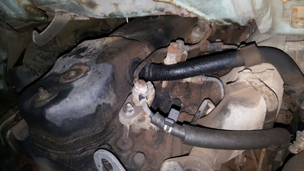 รถอีซุซุ 6 ล้อ ท้ายลาด 110 แรงม้า.    สนใจติดต่อ  081 - 6079515