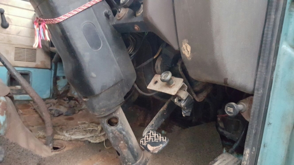 รถอีซุซุ 6 ล้อ ท้ายลาด 110 แรงม้า.    สนใจติดต่อ  081 - 6079515