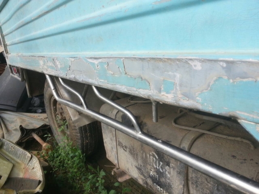 รถอีซูซุ 4 ล้อ NKR 88 แรงม้า. ปี 35.  สนใจติดต่อ  081 - 6079515