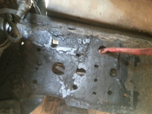 รถอีซูซุ 4 ล้อ NKR 88 แรงม้า. ปี 35.  สนใจติดต่อ  081 - 6079515