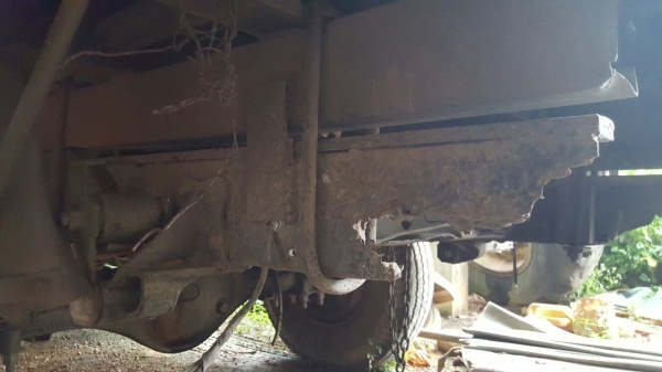 รถอีซูซุ 4 ล้อ NKR 88 แรงม้า. ปี 35.  สนใจติดต่อ  081 - 6079515