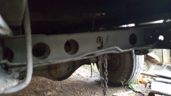 รถอีซูซุ 4 ล้อ NKR 88 แรงม้า. ปี 35.  สนใจติดต่อ  081 - 6079515