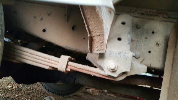 รถอีซูซุ 4 ล้อ NKR 88 แรงม้า. ปี 35.  สนใจติดต่อ  081 - 6079515