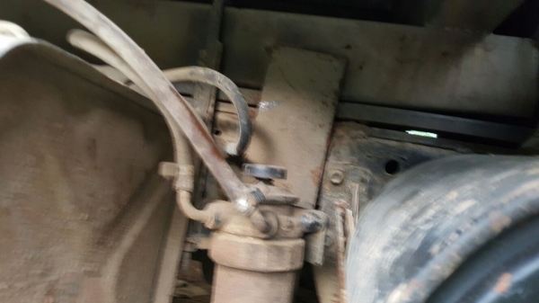 รถอีซูซุ 4 ล้อ NKR 88 แรงม้า. ปี 35.  สนใจติดต่อ  081 - 6079515