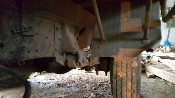 รถอีซูซุ 4 ล้อ NKR 88 แรงม้า. ปี 35.  สนใจติดต่อ  081 - 6079515