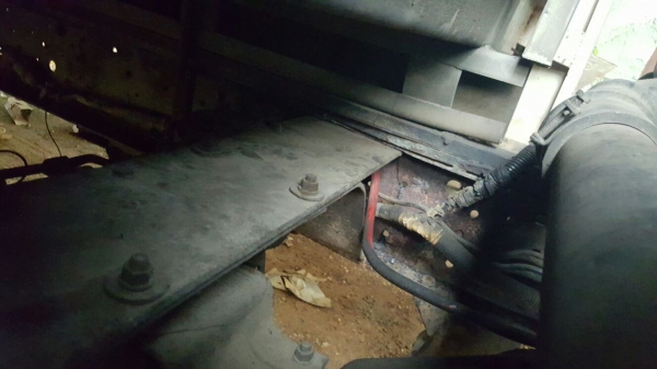 รถอีซูซุ 4 ล้อ NKR 88 แรงม้า. ปี 35.  สนใจติดต่อ  081 - 6079515