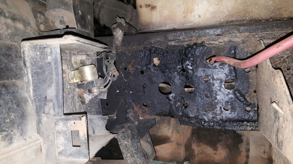 รถอีซูซุ 4 ล้อ NKR 88 แรงม้า. ปี 35.  สนใจติดต่อ  081 - 6079515