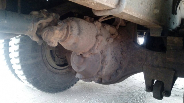 ขายด่วนรถสิบล้อ2เพลาหลงโบว์ติดเครน4.5ตันเครือง220แรงม้า