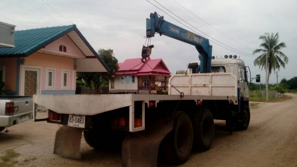 ขายด่วนรถสิบล้อ2เพลาหลงโบว์ติดเครน4.5ตันเครือง220แรงม้า