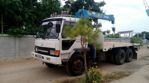 ขายด่วนรถสิบล้อ2เพลาหลงโบว์ติดเครน4.5ตันเครือง220แรงม้า