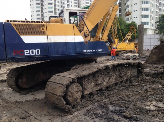 ขายรถแบ็คโฮ KOMATSU PC200-5 ขายรถแบ็คโฮ KOMATSU PC200-5