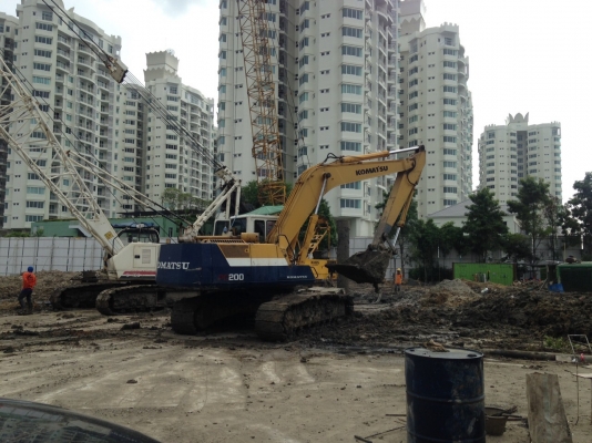 ขายรถแบ็คโฮ KOMATSU PC200-5 ขายรถแบ็คโฮ KOMATSU PC200-5