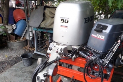 .ขาย เครื่องเรือ HONDA 90 แรง 4 จังหวะ สภาพสวย นำเข้าจากญี่ปุ่น เครื่องยนต์ติดง่ายเดินดี ทริมใช้งานปกติไม่ผุ ราคา 135,000