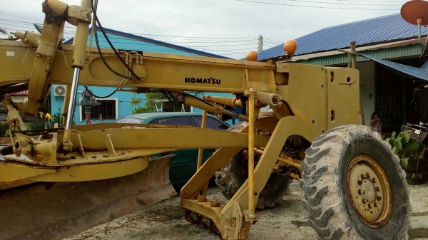 รถเกรด KOMATSU GD625A..เล่มทะเบียน..รถสวยพร้อมใช้..ขาย 1.45ล้านเอง...