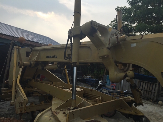 รถเกรด KOMATSU GD625A..เล่มทะเบียน..รถสวยพร้อมใช้..ขาย 1.45ล้านเอง...
