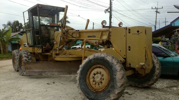 รถเกรด KOMATSU GD625A..เล่มทะเบียน..รถสวยพร้อมใช้..ขาย 1.45ล้านเอง...