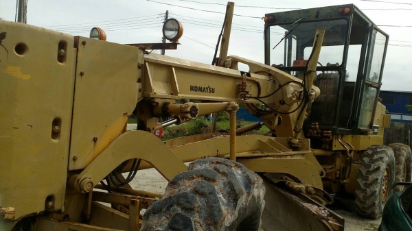 รถเกรด KOMATSU GD625A..เล่มทะเบียน..รถสวยพร้อมใช้..ขาย 1.45ล้านเอง...