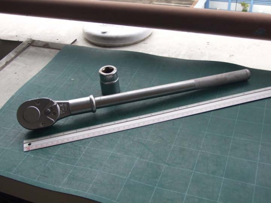 ด้ามฟรีขนาด 3/4" (6หุน) ของ TONE (Japan) No.471 มาพร้อมกับลูกบล็อคขนาด 30mm. (13/16")