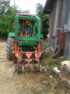 ขายรถไถคีบอ้อยหลัง FORD อู่ สามารถเกษตรยนต์